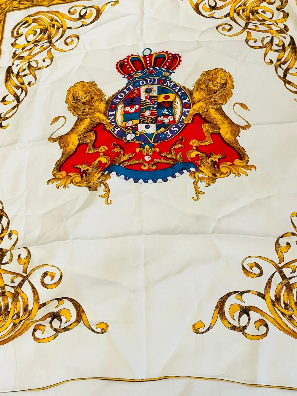 Luxury Cream and Gold Decorative scarf 🧣